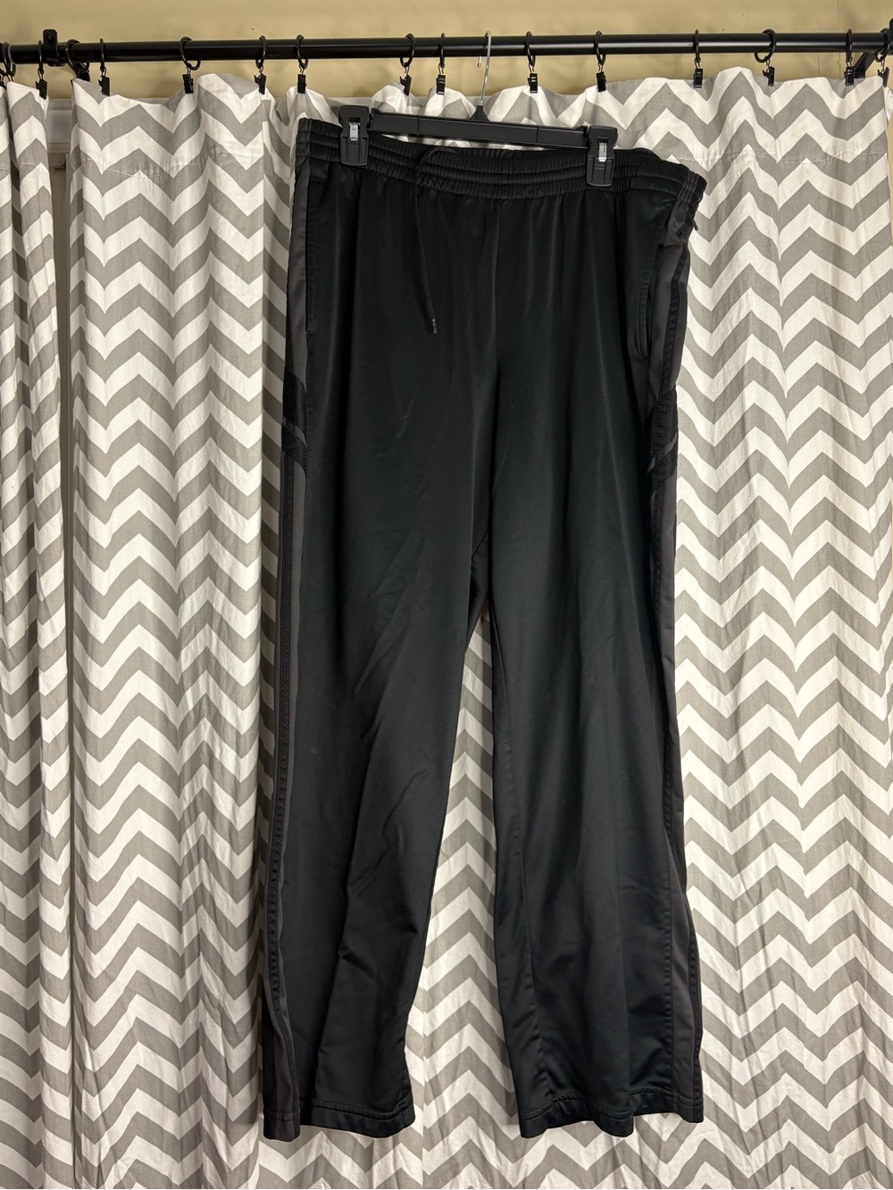 tek gear Black Men's Jogger Track Pants with Side Panels